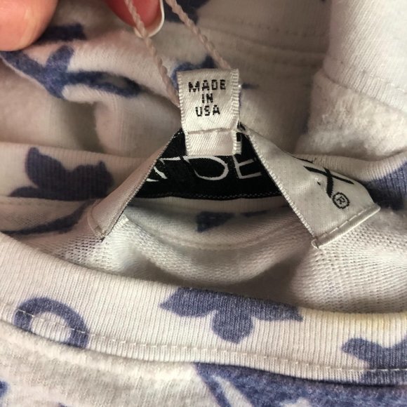 Wild Fox White Blue Nautical Anchor Ship Wheel Flag Graphic Pullover Sweater  | - Picture 9 of 11